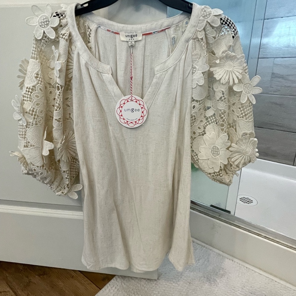 Umgee Women's Ivory Floral Lace Blouse